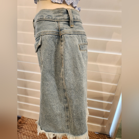 NWT MINKPINK: DENIM MINI SKIRT - Picture 5 of 9